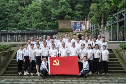 乐动LDSports股份公司组织干部员工参观毛泽东主席视察隆昌气矿纪念馆